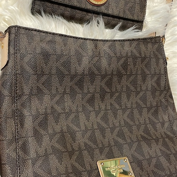 Michael kors purse and wallet set - Picture 5 of 16
